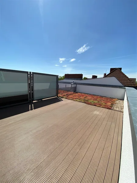 Wunderschöne, sonnige Dachterrassenwohnung – ruhig & komplett möbliert, Klimaanlage — photo 1